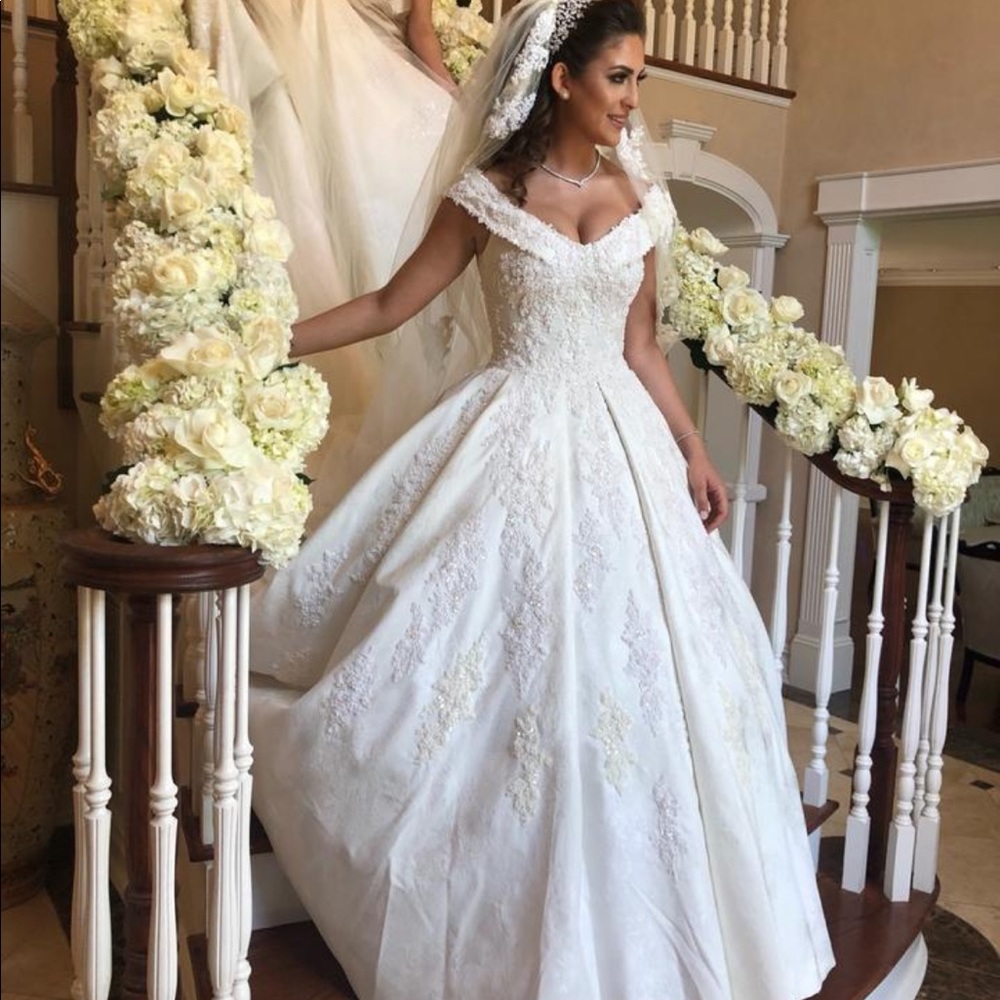 Wedding dress